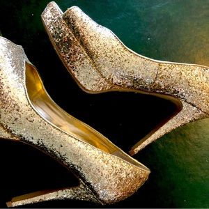 GUESS Gold sparkle heels